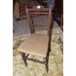 UPHOLSTERED BEDROOM CHAIR WITH TURNED LEGS AND CARVED DECORATION, WIDTH APPROX 40CM MAX