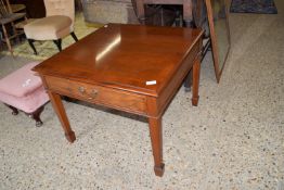 MODERN MAHOGANY EFFECT COFFEE TABLE, APPROX 71CM SQ