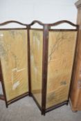 TRIPLE PANEL FOLDING SCREEN WITH ORIENTAL STYLE DECORATION DEPICTING BIRDS, EACH PANEL APPROX 55CM