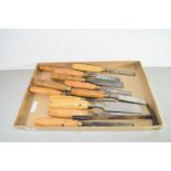 TRAY CONTAINING WOODEN HANDLED CHISELS