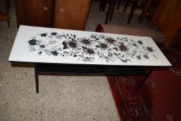 RETRO COFFEE TABLE WITH FLORAL PRINT DESIGN, 113 X 37CM