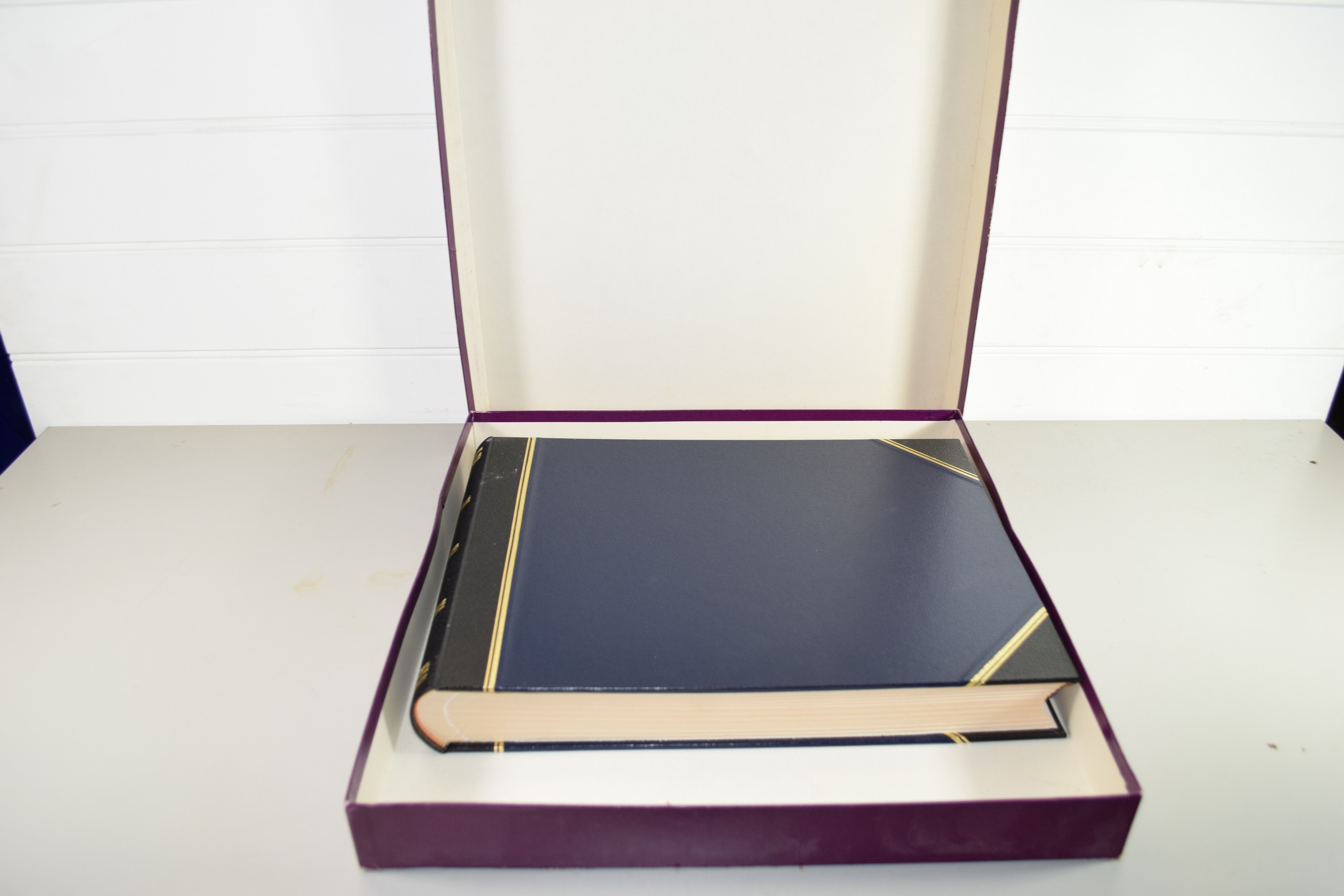 SIGNATURE VISITOR BOOK, LEATHER BOUND IN ASPREY BOX