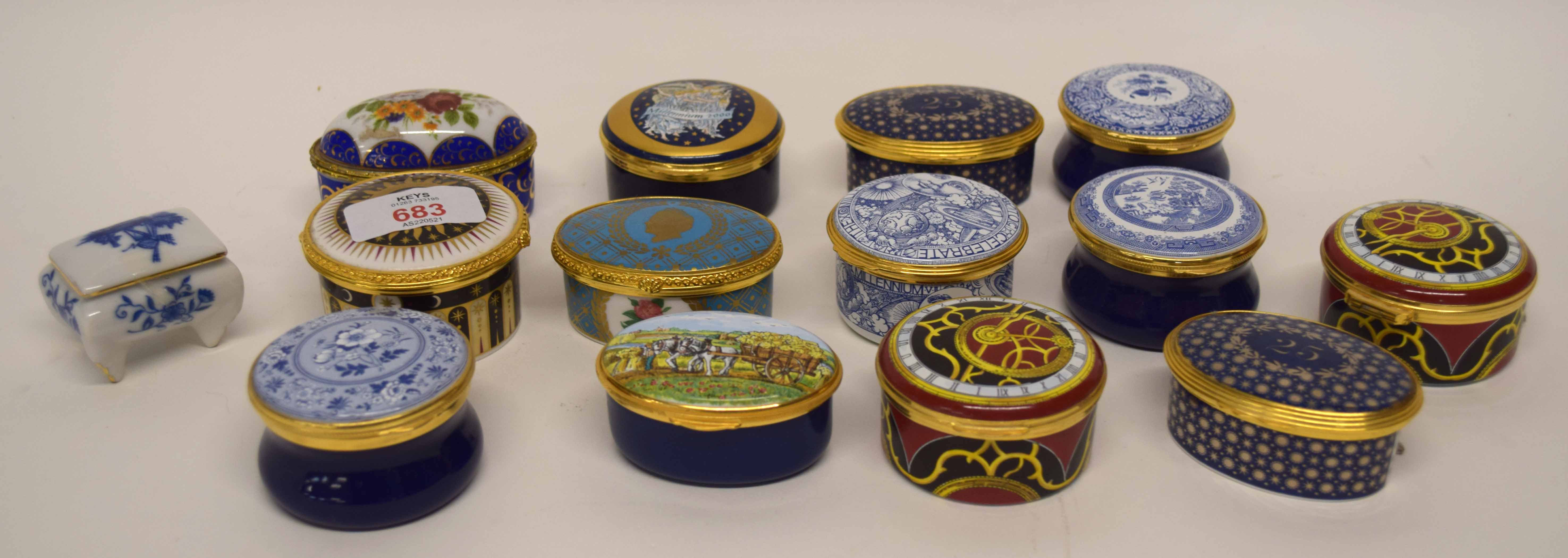 Group of 14 patch boxes, some by Spode and other makers, mainly English and French, some also - Image 2 of 2