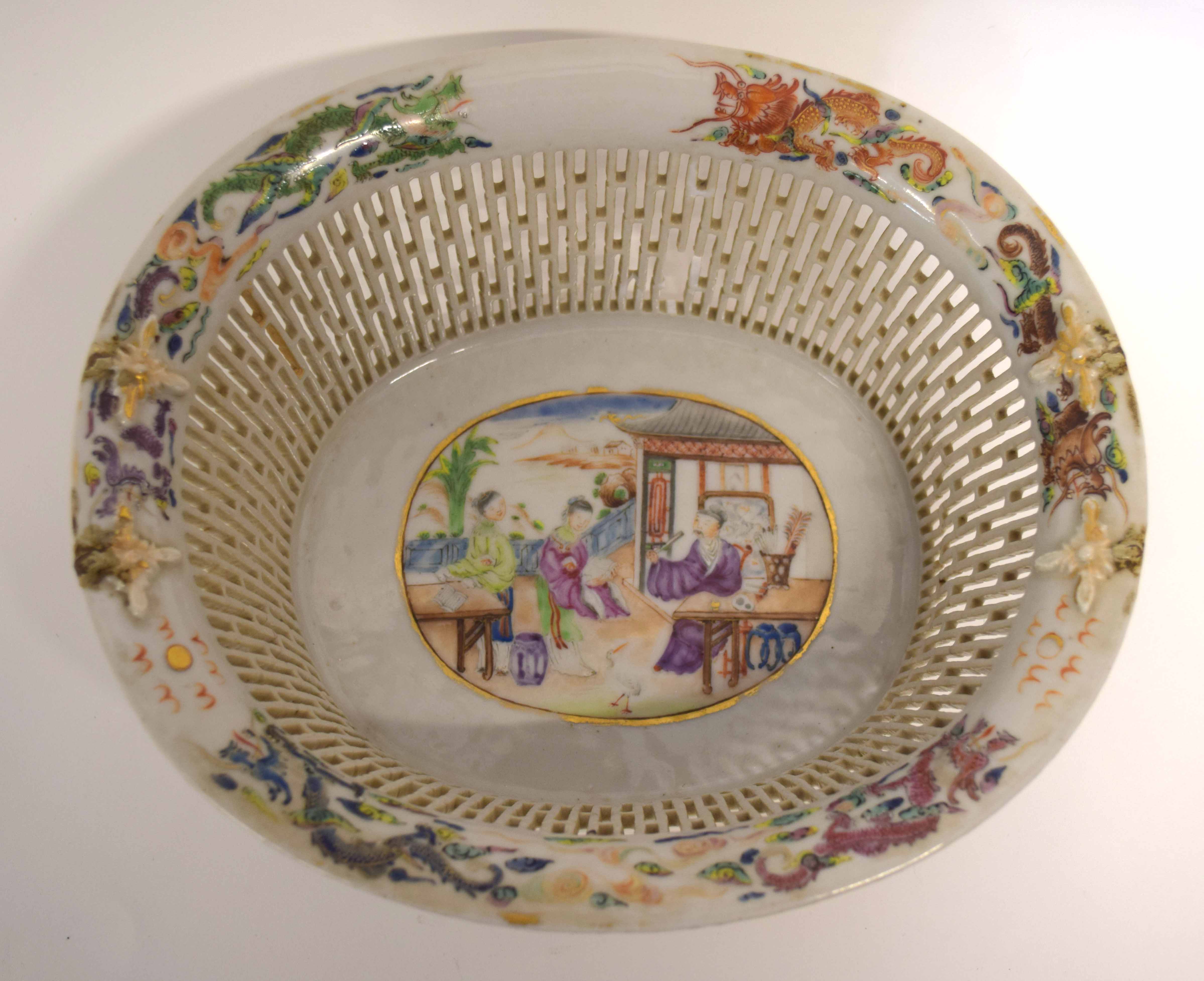 Late 18th century Chinese porcelain chestnut basket, the interior decorated in polychrome with - Image 2 of 3