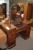 Impressive Victorian mirror back dressing table, the central table with one drawer beneath flanked