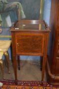 Small Edwardian mahogany pot cupboard with strung and inlaid decoration, approx 41 x 35cm