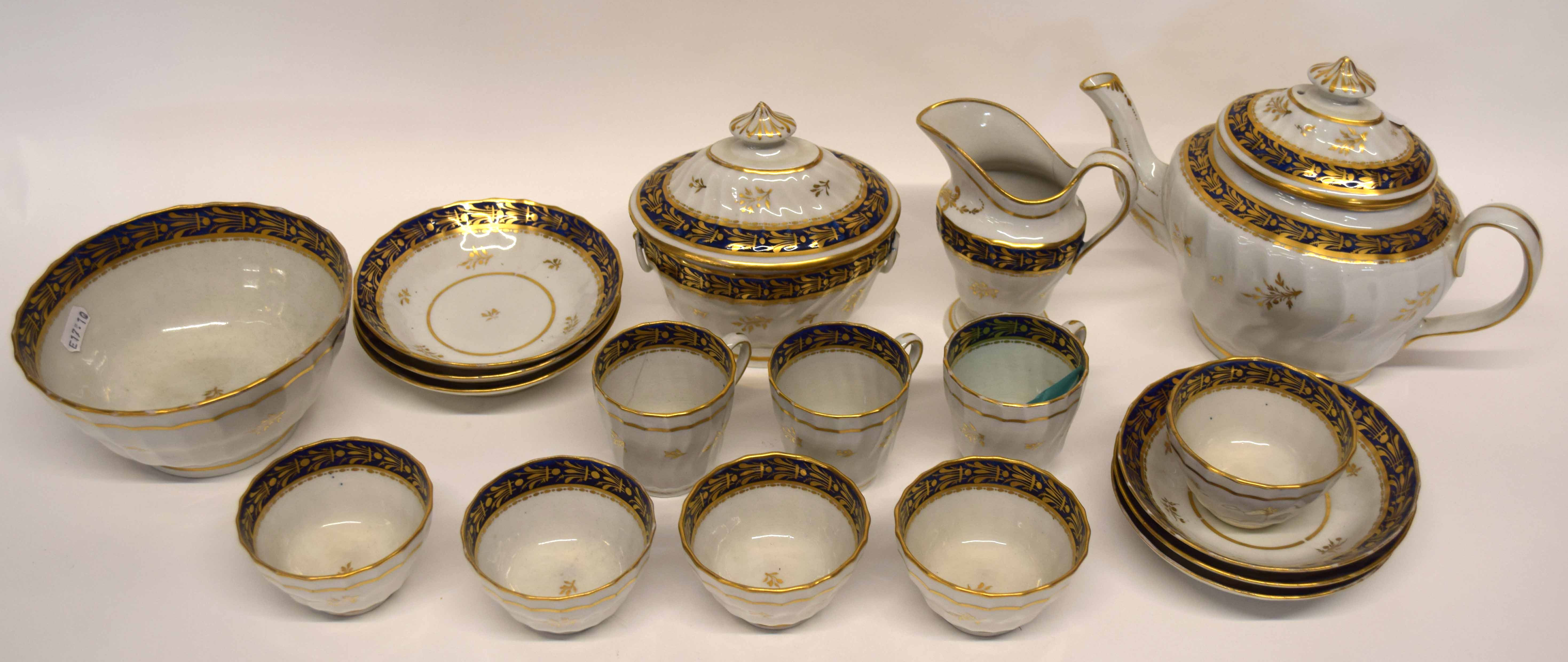 Quantity of late 18th century Worcester or Coalport porcelain tea wares, pattern number N243,