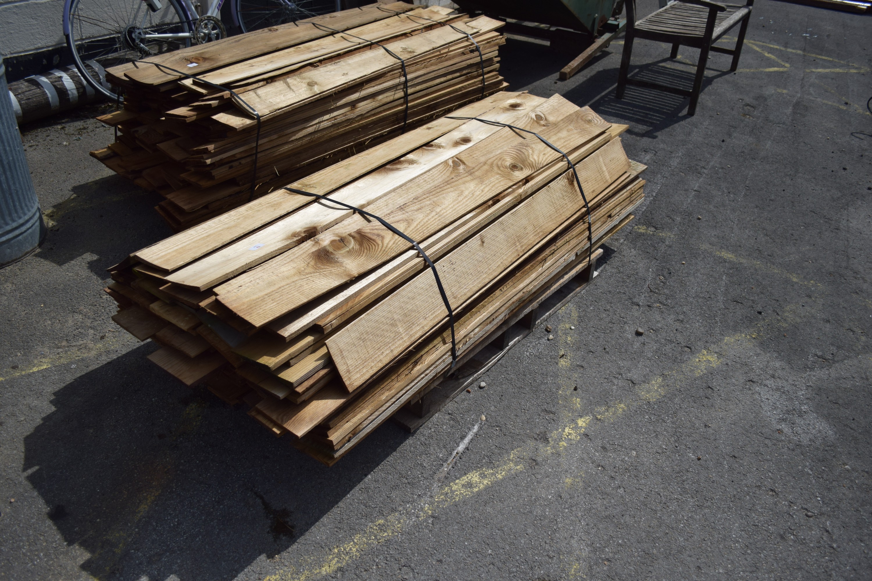 PALLET QUANTITY FEATHER EDGE TIMBER