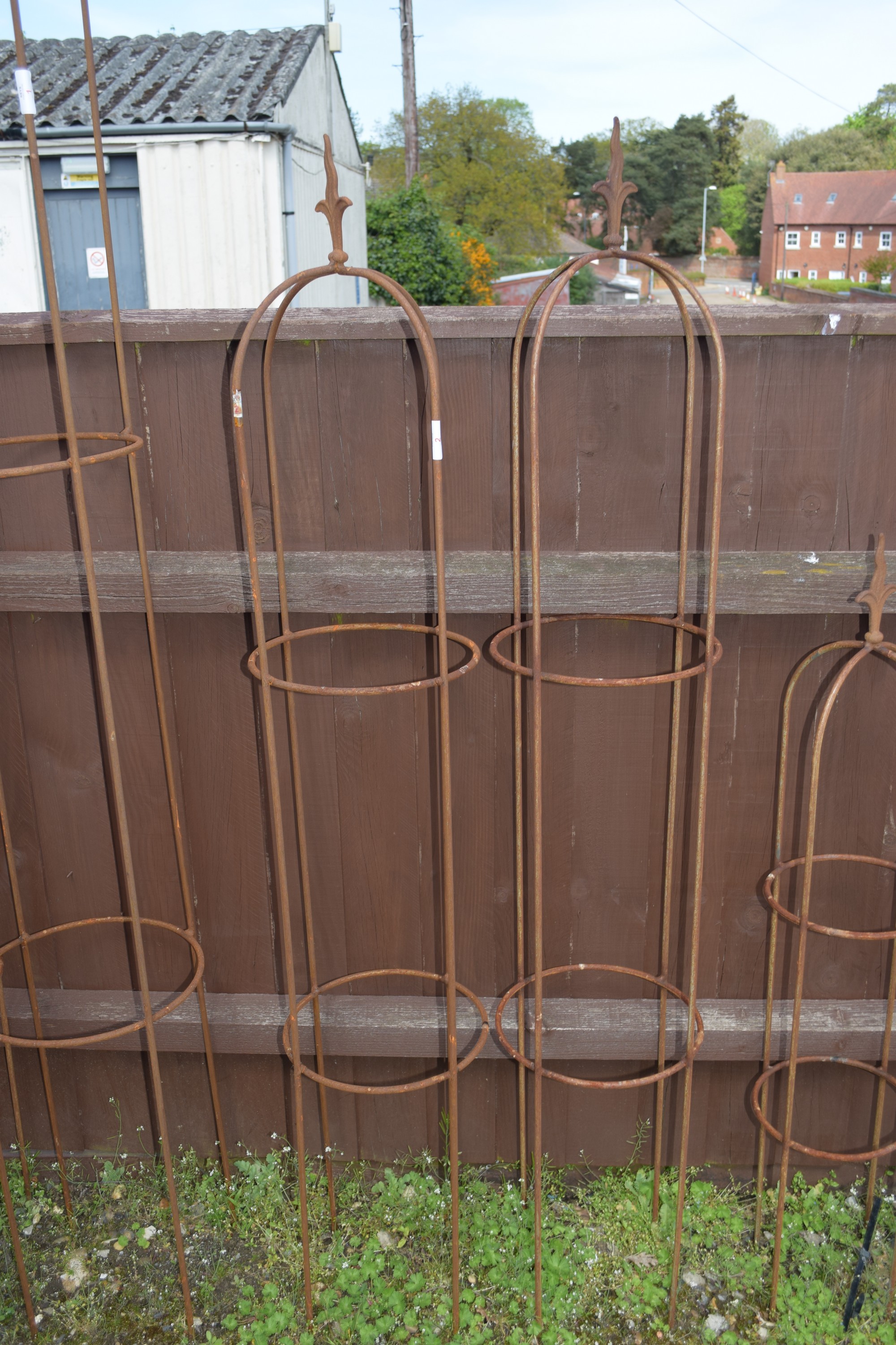 MEDIUM PAIR OF GARDEN OBELISKS WITH FLEUR DE LYS FINIALS