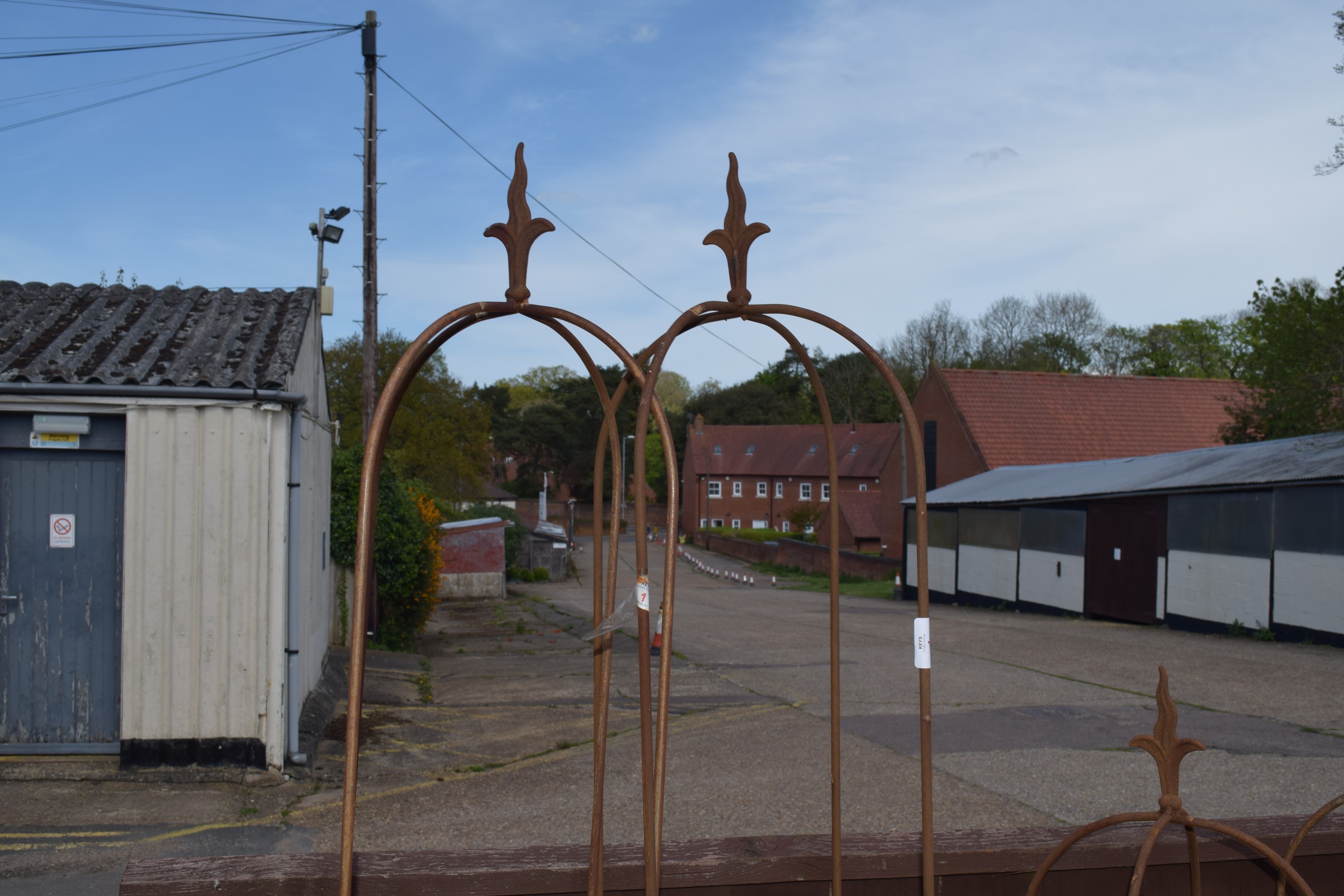 PAIR OF LARGE GARDEN OBELISKS WITH FLEUR DE LYS FINIALS - Image 2 of 2