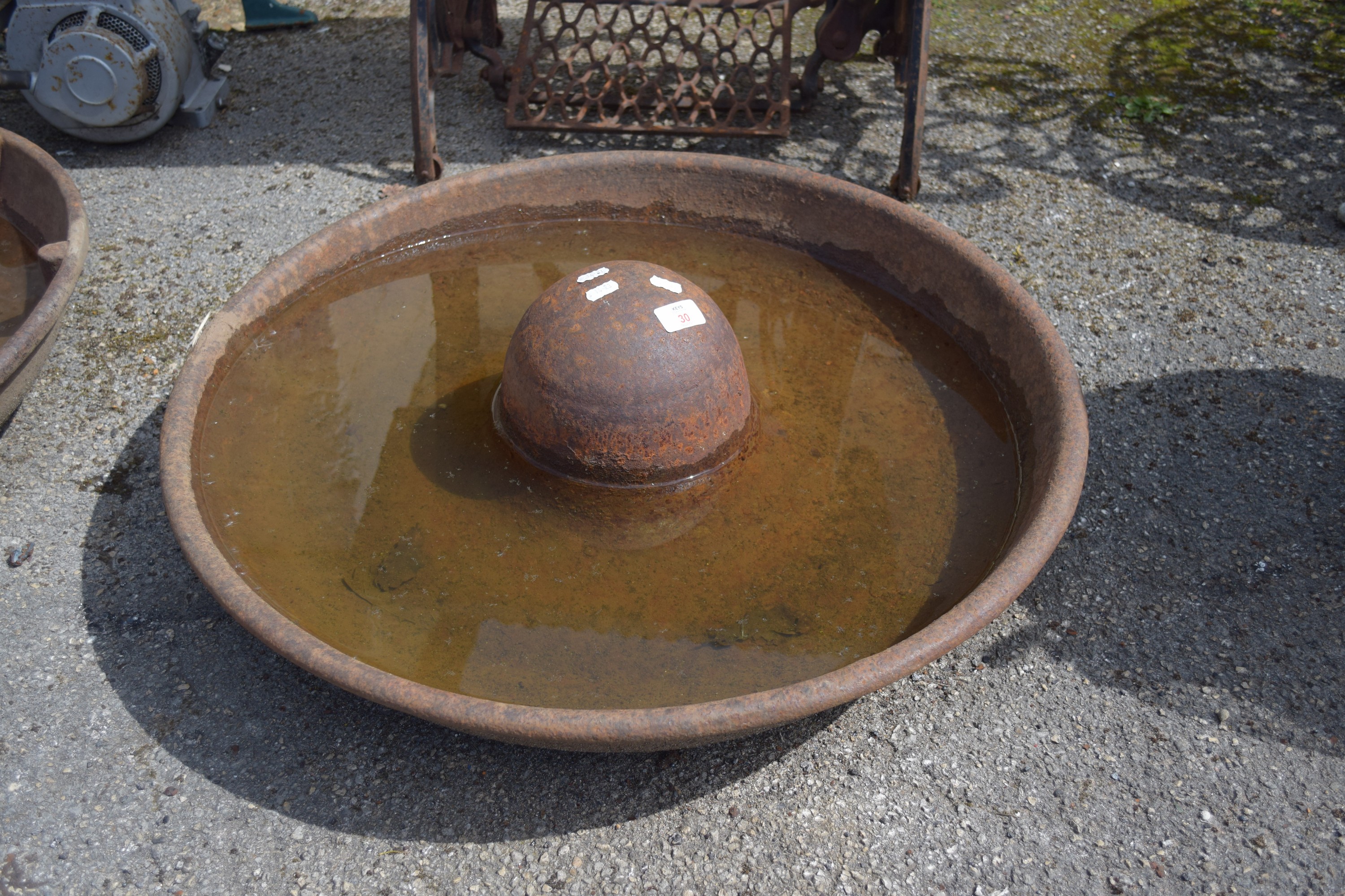 CAST "MEXICAN HAT" FEEDER