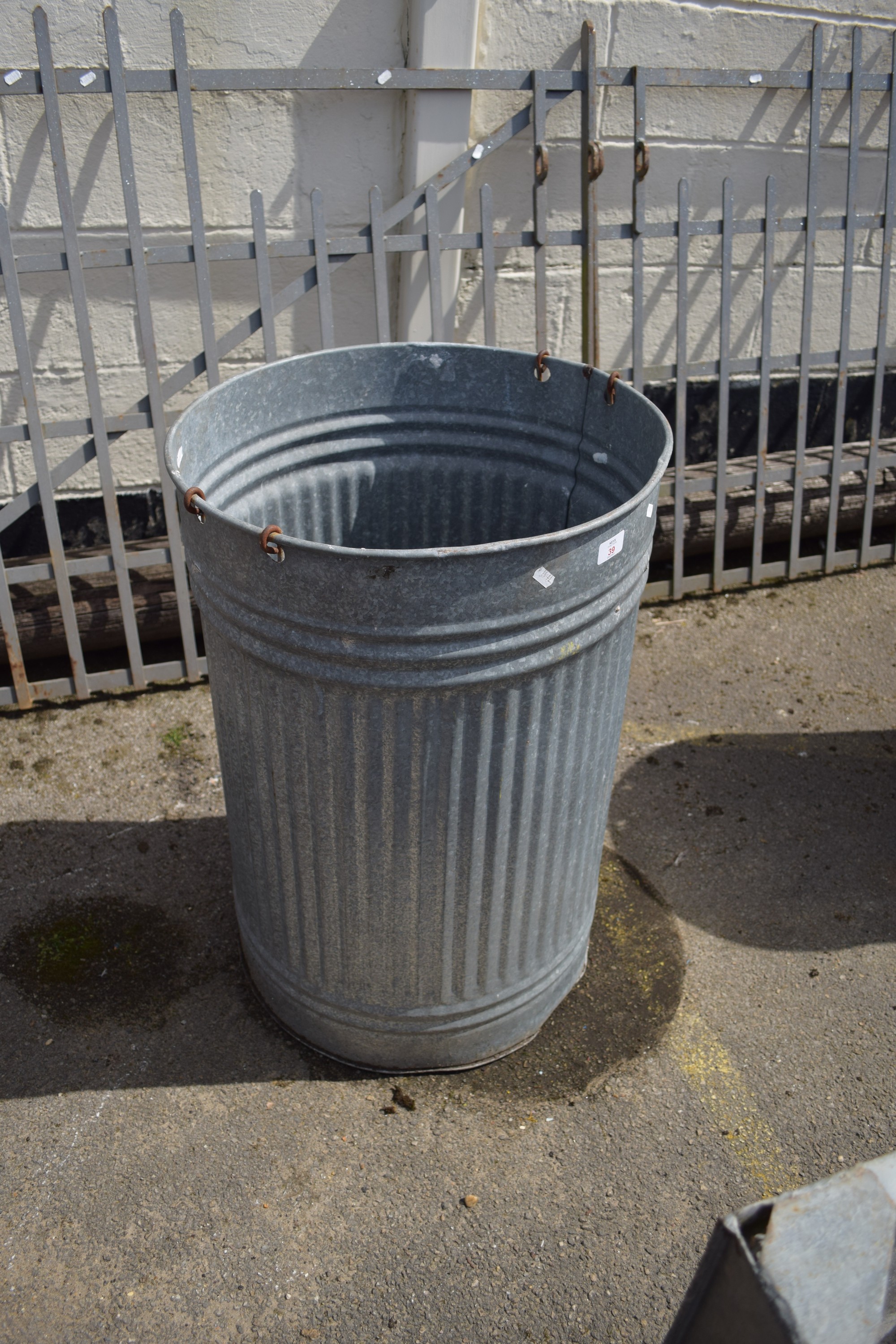 LARGE GALVANISED FEED BIN