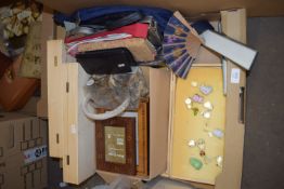 TRAY CONTAINING SUNDRIES TO INCLUDE HANDBAGS, PHOTO FRAMES ETC