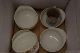 BOX CONTAINING PYREX TYPE BOWLS AND DISHES, MUG ETC