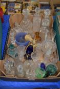 BOX CONTAINING GLASS WARES, DECANTERS, COLOURED GLASS ETC