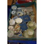 BOX CONTAINING MIXED CERAMICS: BLUE AND WHITE ORIENTAL TEA BOWLS ETC