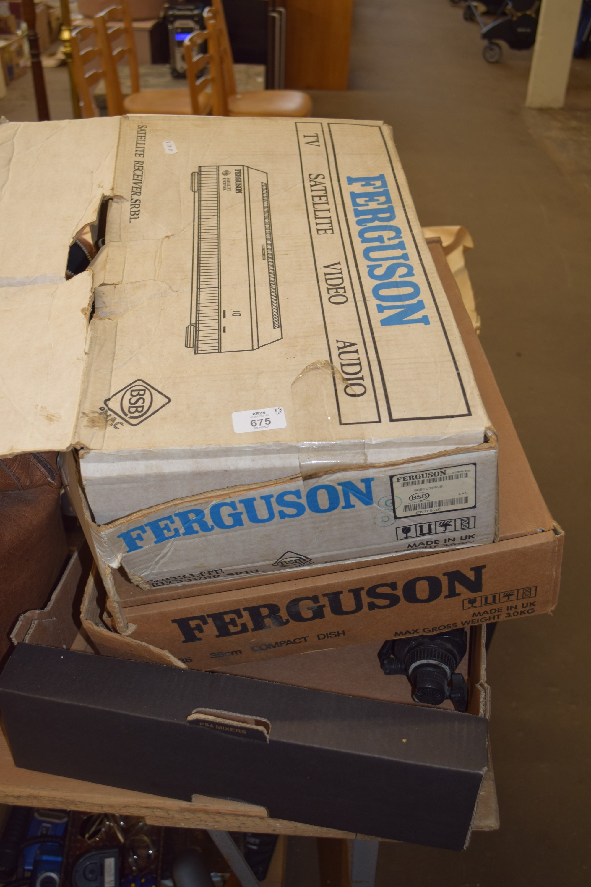 TRAY CONTAINING A FERGUSON SATELLITE VIDEO/AUDIO RECEIVER (BOXED), ANTENNA, 35CM COMPACT DISH, METAL