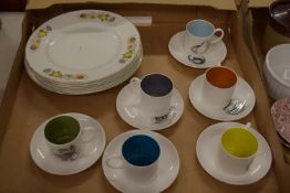 BOX CONTAINING SUZIE COOPER CUPS AND SAUCERS TOGETHER WITH ALFRED MEAKIN PLATES