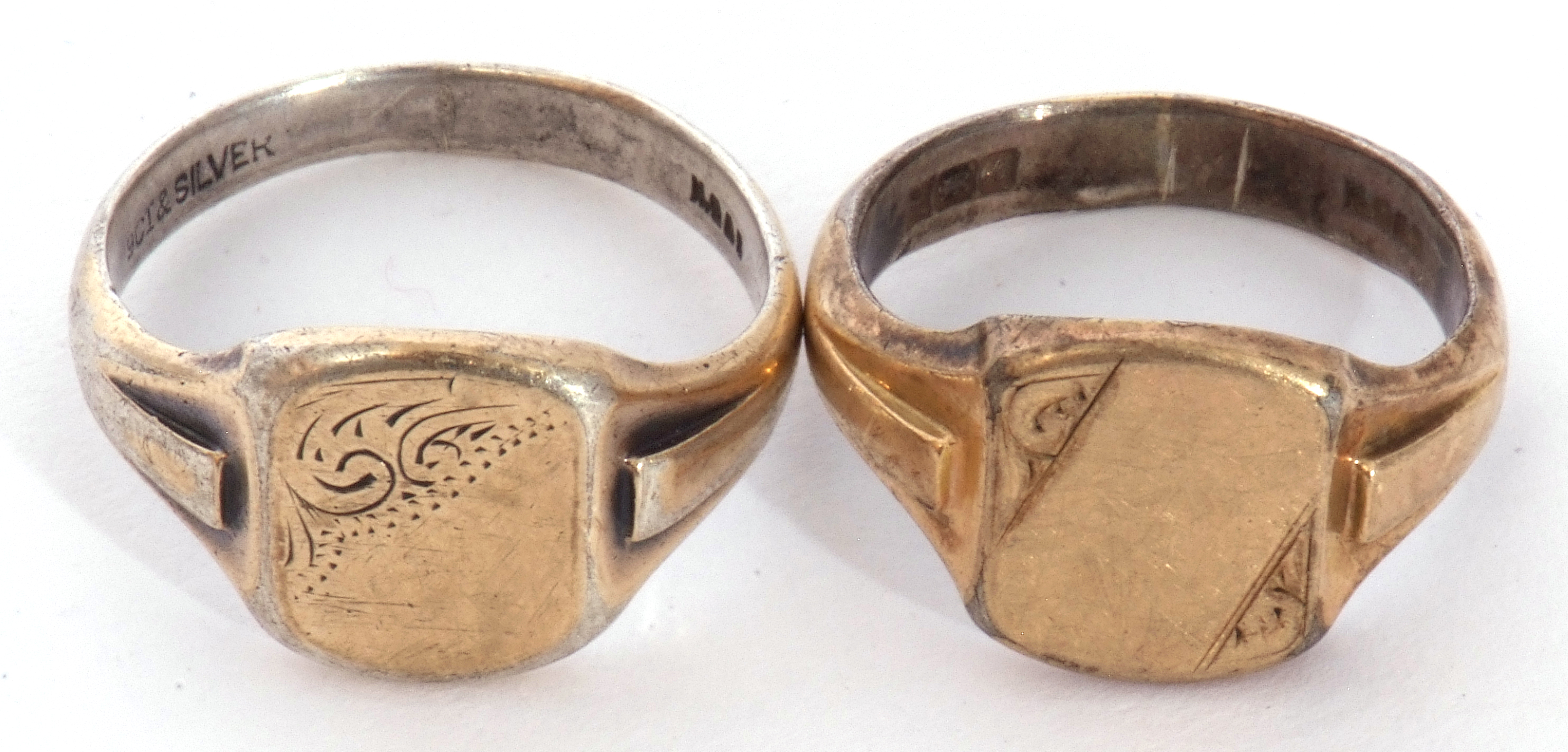 Mixed Lot: hallmarked silver gilt gents signet ring, size R, a 9ct and silver stamped gents signet - Image 2 of 6