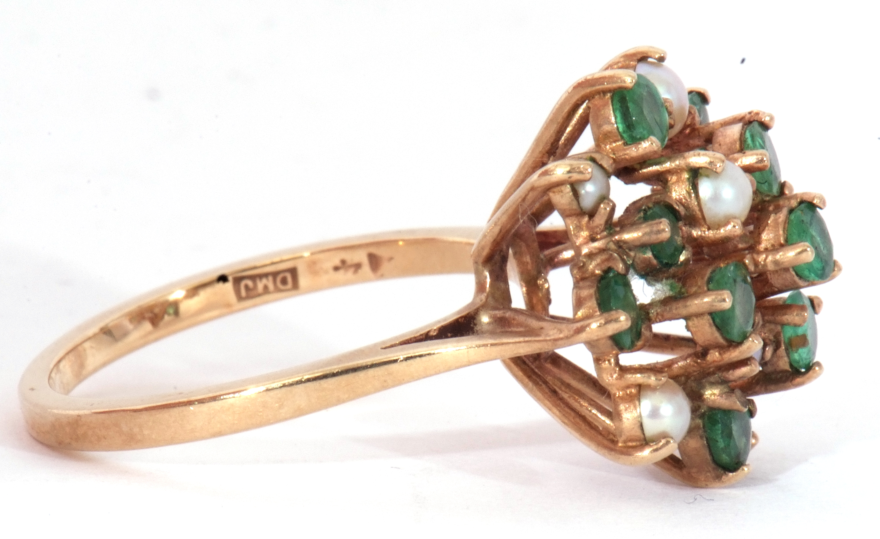 9ct gold emerald and seed pearl cluster ring, a large flowerhead design featuring 10 small round cut - Image 6 of 8