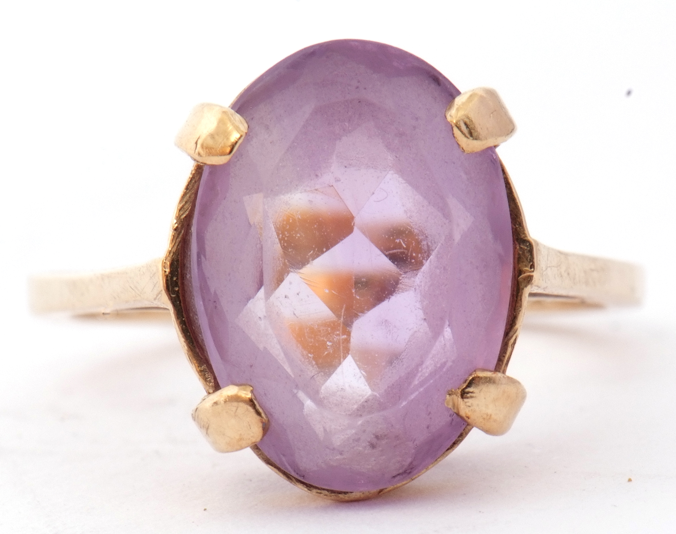 Modern 9ct gold pale purple stone ring, the oval faceted purple stone four claw set raised in a - Image 3 of 8