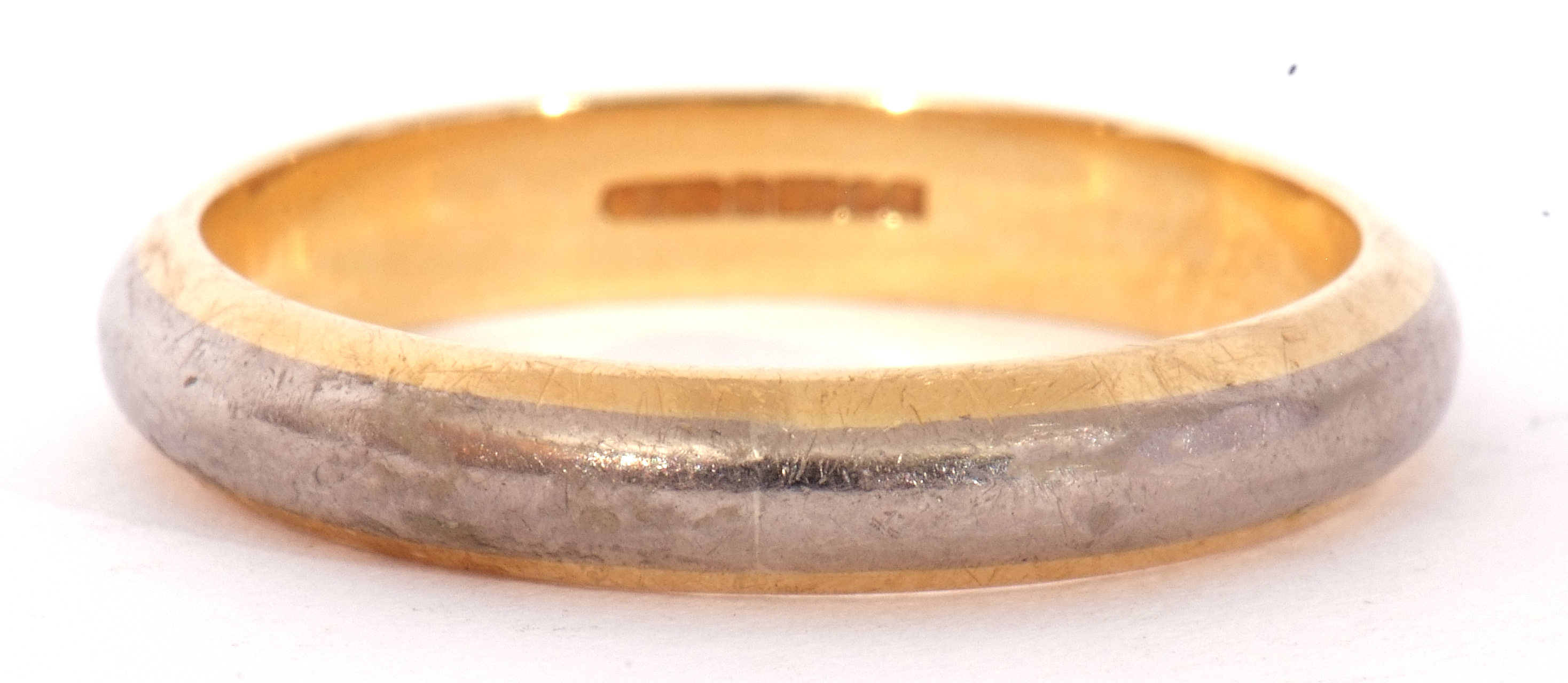 18ct gold two-tone wedding band, 5.7gms g/w, size T - Image 3 of 3