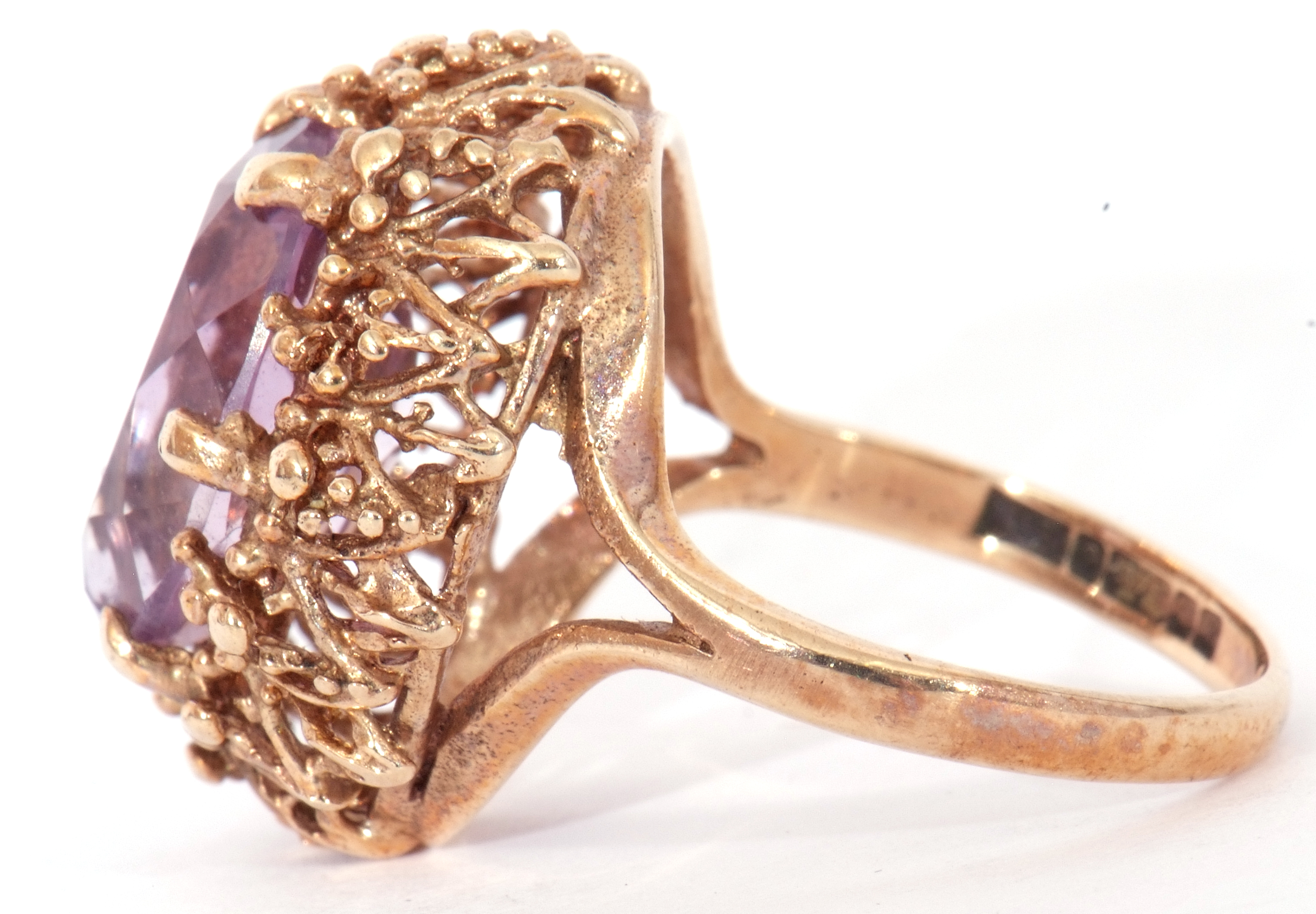 Vintage 9ct gold purple stone dress ring, the oval cut faceted purple stone in a pierced bead - Image 5 of 9