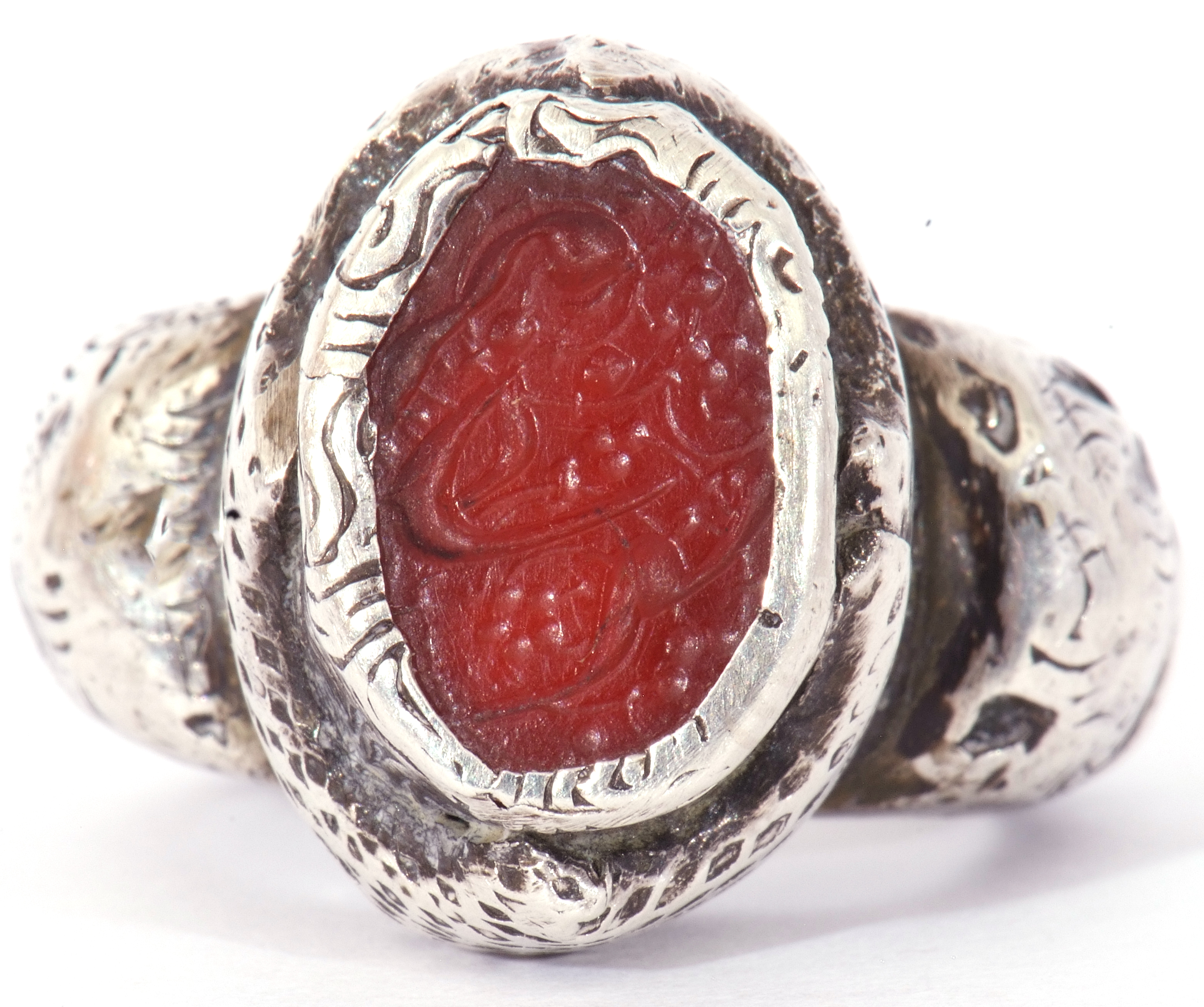 Modern large white metal cast ring featuring an oval engraved carnelian panel in rub-over setting, - Image 8 of 8