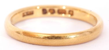 22ct gold wedding ring of plain polished design, 2.5gms, London 1950, size J/K