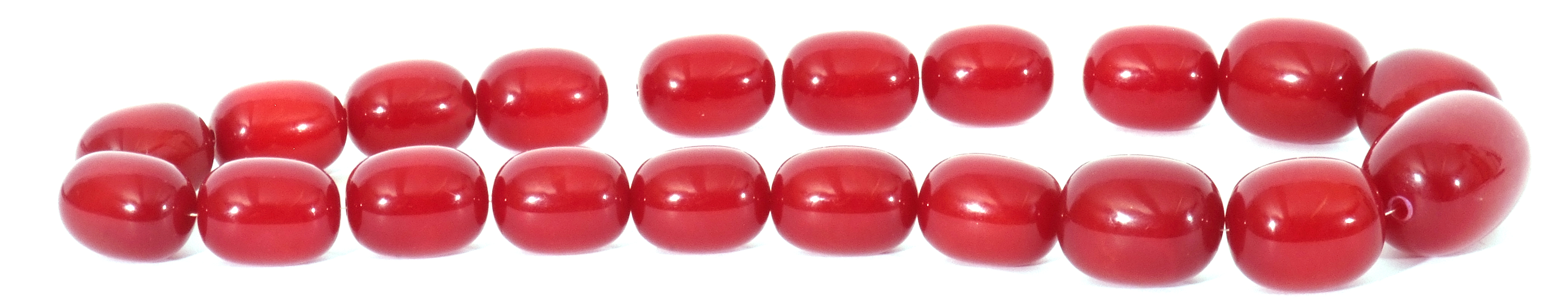 Single row of graduated drum shaped cherry coloured beads, 2.5 to 4mm diam - Image 3 of 4