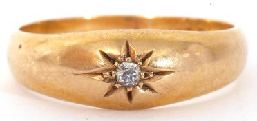 Early 20th century 18ct gold and diamond single stone gipsy ring, centring an old brilliant cut