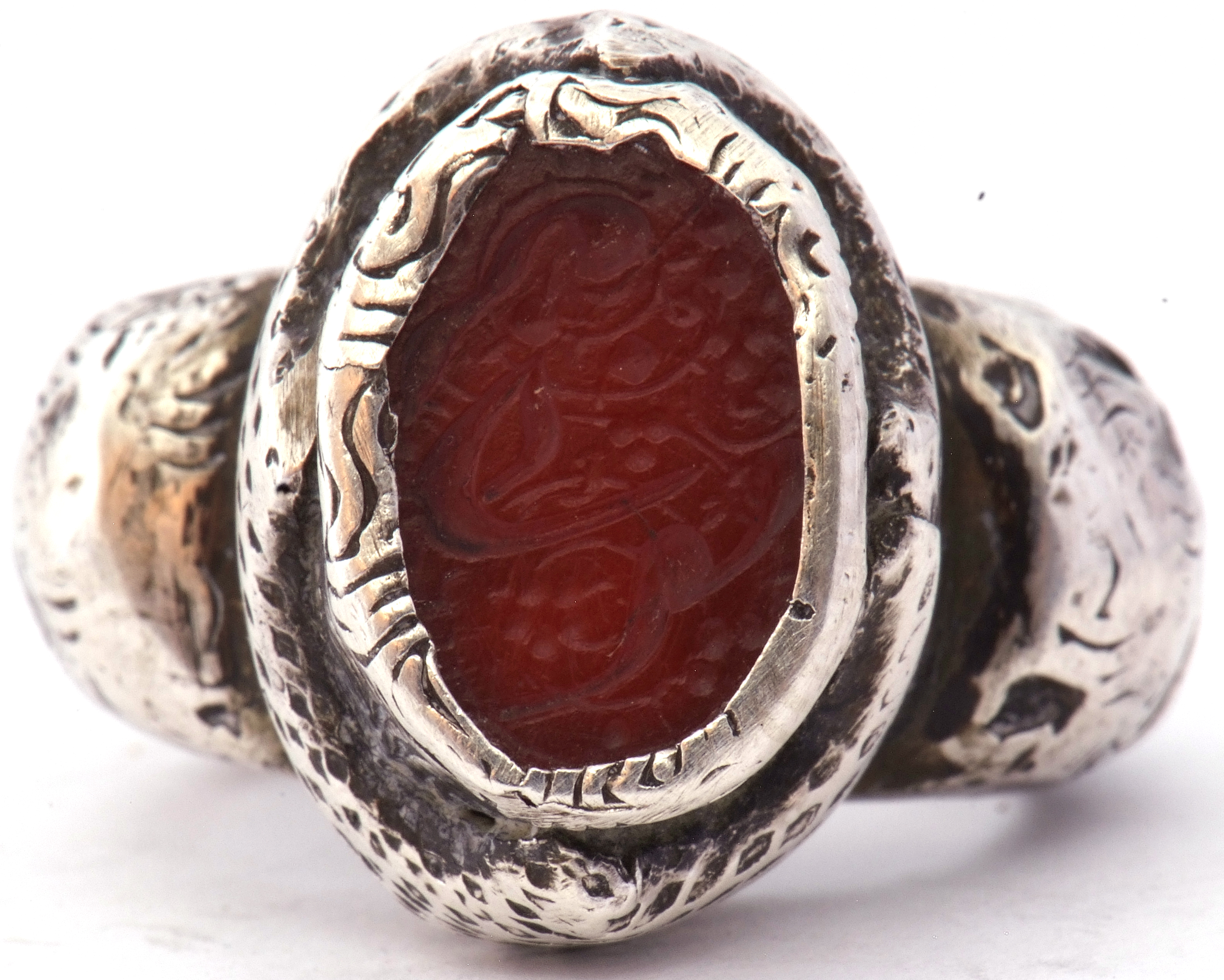 Modern large white metal cast ring featuring an oval engraved carnelian panel in rub-over setting, - Image 6 of 8
