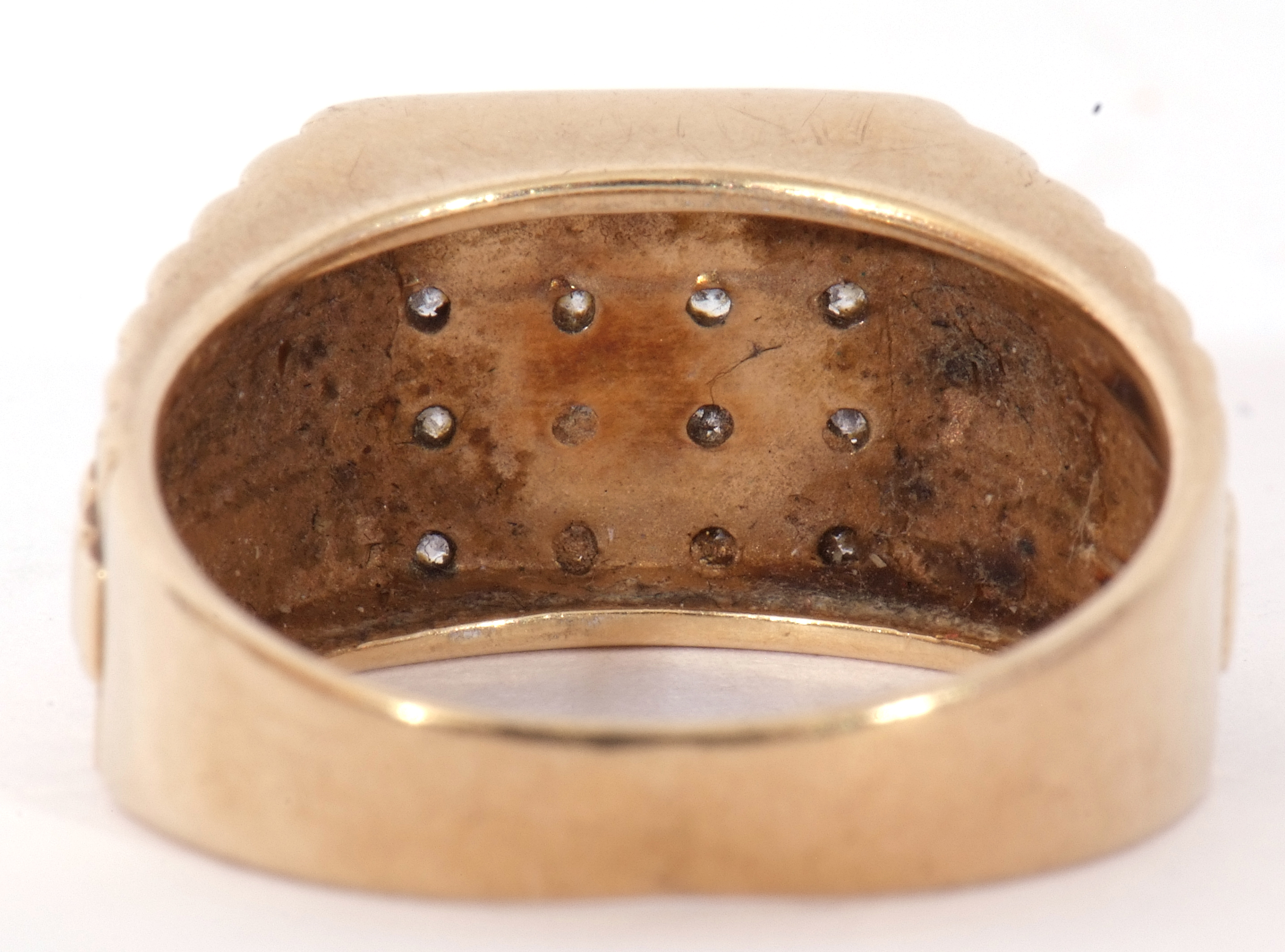 Gents 9ct gold and diamond ring, the square panel set with 16 small diamonds, set between textured - Image 4 of 8