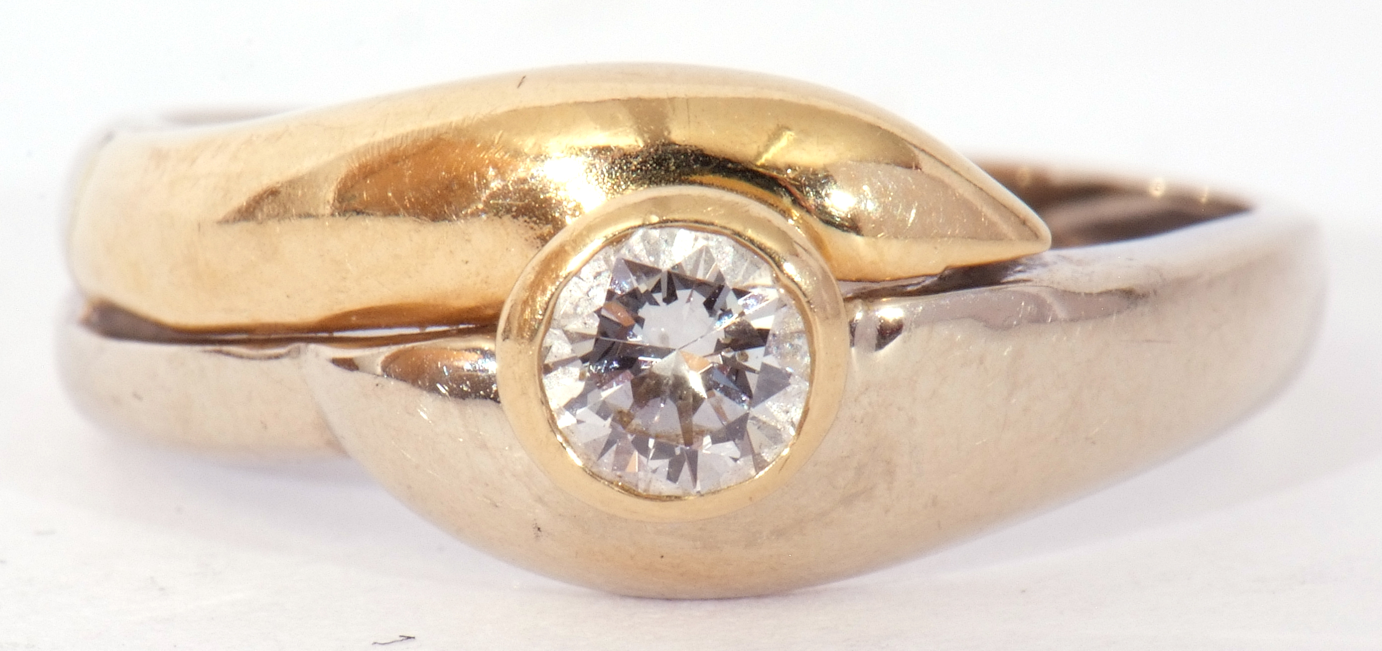 18ct gold brilliant cut solitaire diamond ring, the bezel set diamond raised above two-tone cross - Image 2 of 8