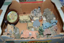 BOX CONTAINING MODEL COTTAGES