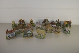 BOX CONTAINING MODEL COTTAGES BY LEONARDO COLLECTION AND OTHERS