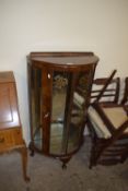 MAHOGANY EFFECT BOW FRONT DISPLAY CABINET, WIDTH APPROX 58CM