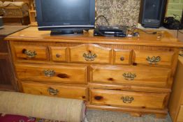 VARNISHED WOOD LOW SIDEBOARD OR CHEST, LENGTH APPROX 153CM