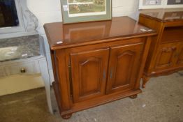 REPRODUCTION SIDE CABINET, WIDTH APPROX 96CM