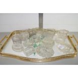 TRAY CONTAINING GLASS ASHTRAYS