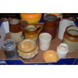 TRAY CONTAINING CERAMIC JUGS AND CONTAINERS