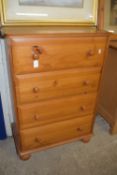 SMALL MODERN CHEST OF DRAWERS, WIDTH APPROX 67CM