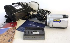 Sony Handicam DCR-SR30 video camera plus charger and manual