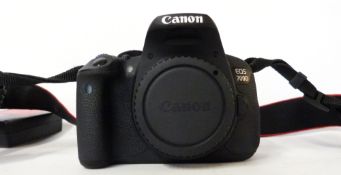 Canon 700D body plus charger