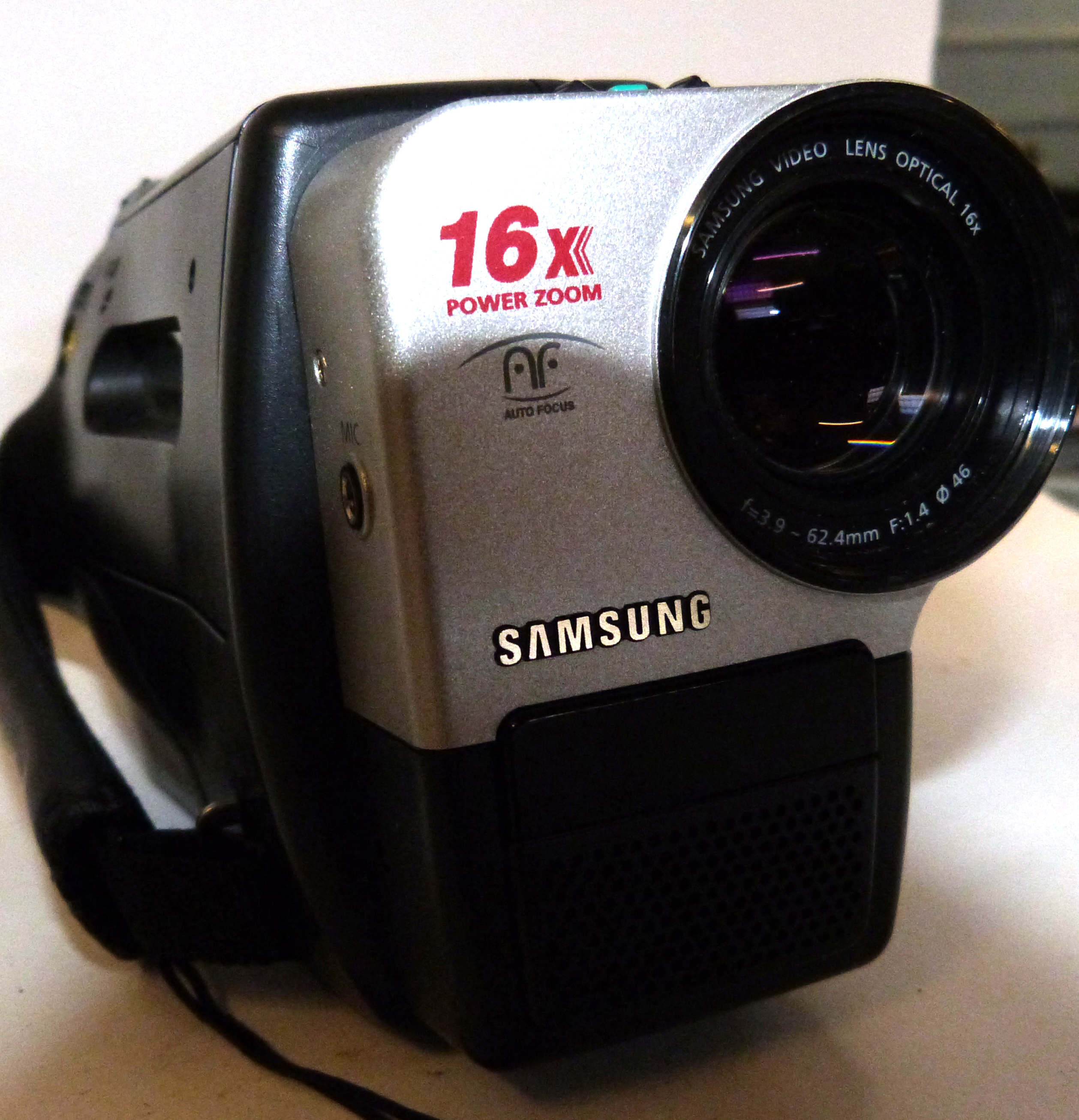 Samsung video camera VP-A30 with case and accessories - Image 5 of 6
