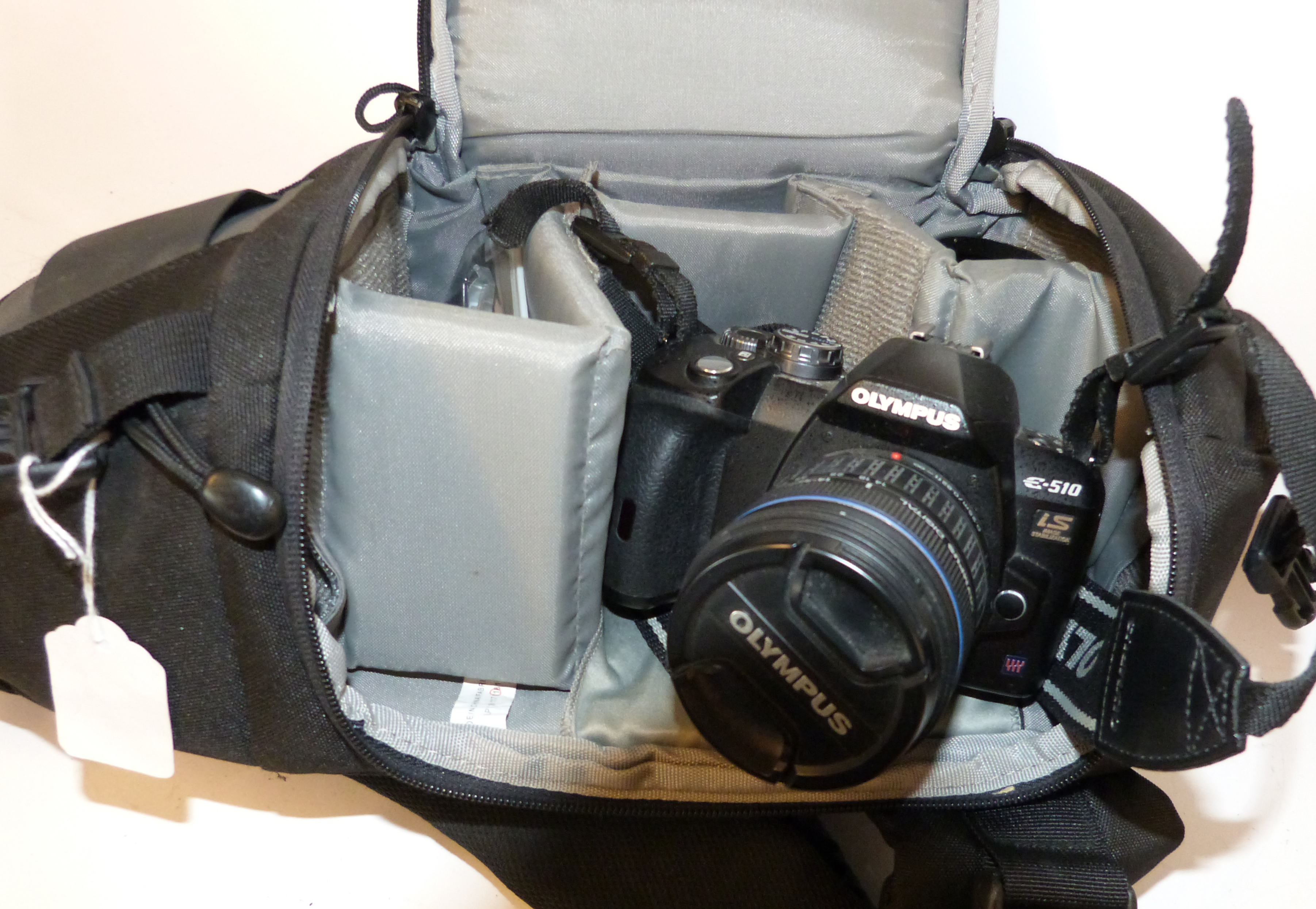 Olympus E-510 digital camera, together with Zuiko digital 14-42mm lens, charger and fitted case - Image 2 of 5
