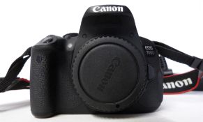 Canon 700D body plus charger