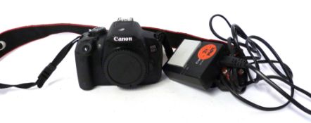 Canon 700D body plus charger