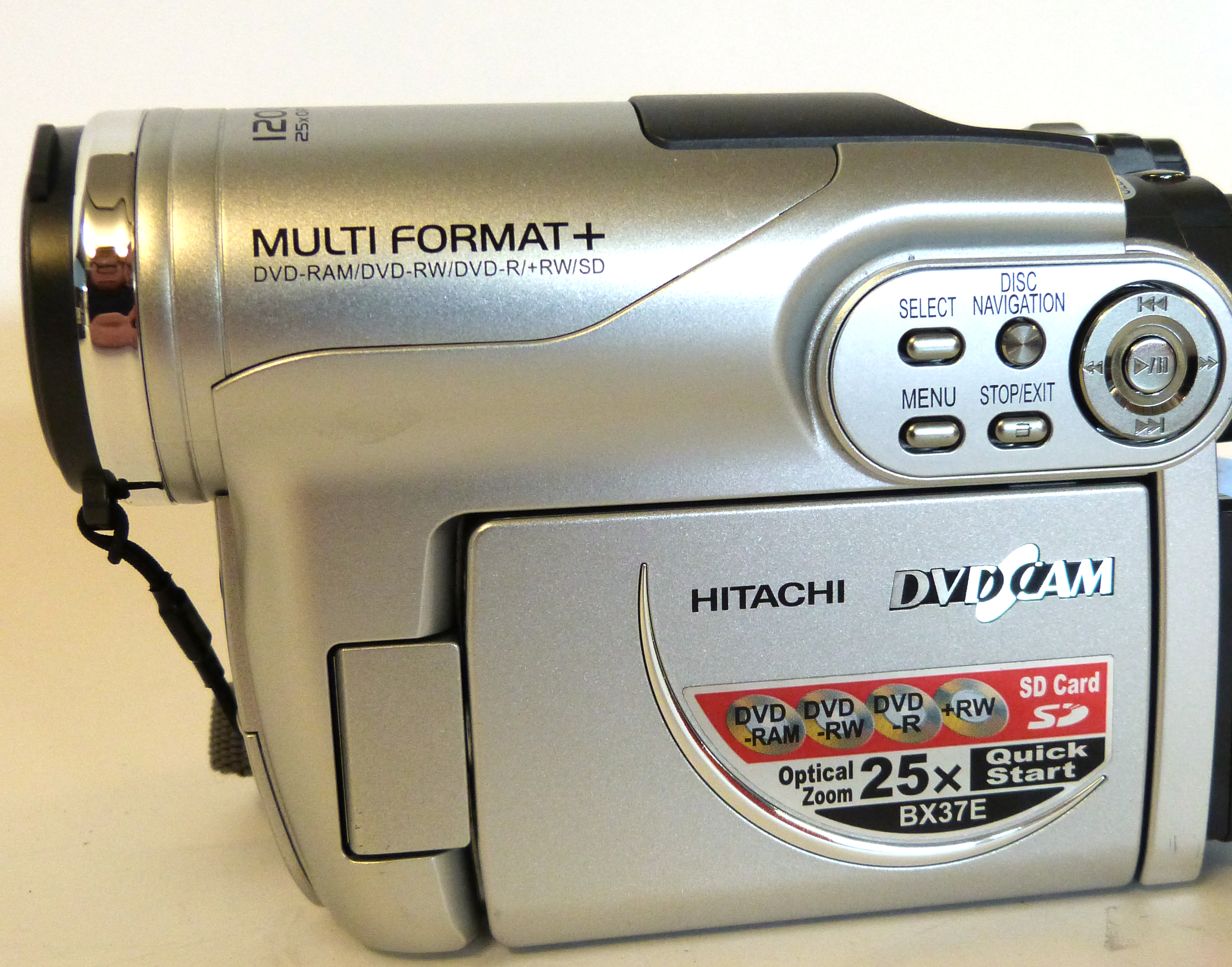 Hitachi D2-BX37E video camera with original box plus accessories - Image 2 of 8