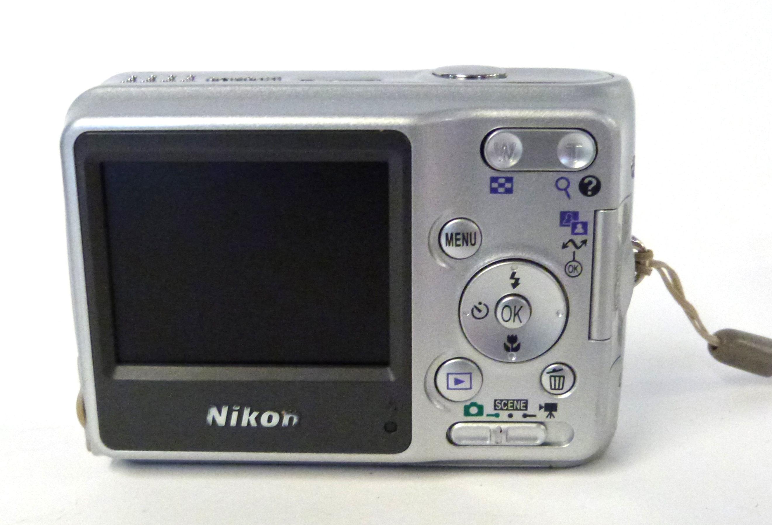 Nikon Coolpix L4 digital camera with case - Image 4 of 4